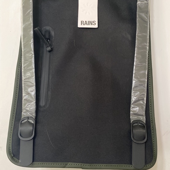NWT RAINS BACKPACK - Picture 4 of 13